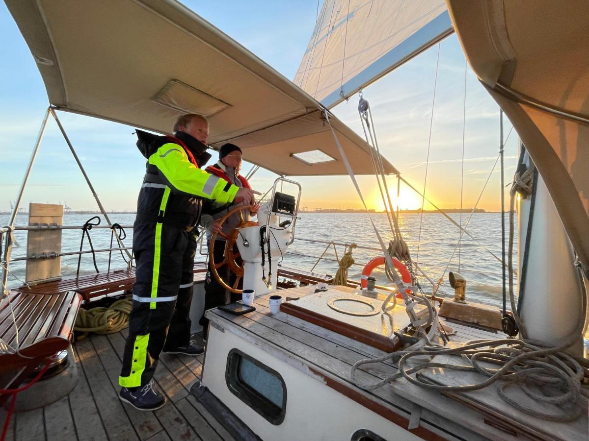 Classic Sailing Ship In Center Of Enkhuizen! Exterior photo